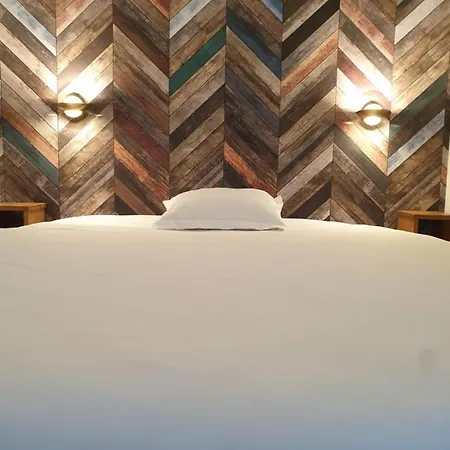 Hotel Logis Des Portes De Meuse 2*