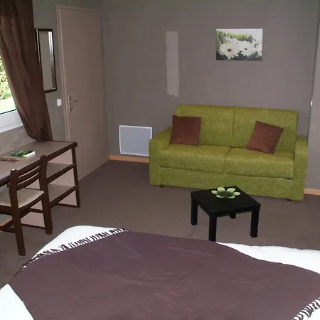 Logis Des Portes De Meuse Hotel