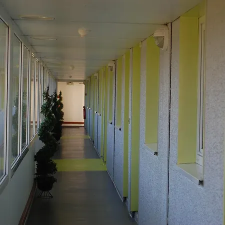Logis Des Portes De Meuse Hotel 2*