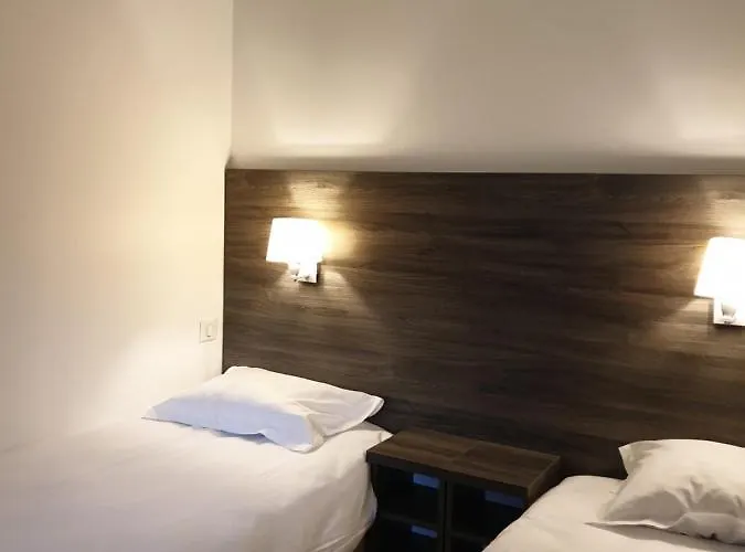 Logis Des Portes De Meuse Hotel 2*