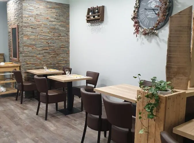 Logis Des Portes De Meuse 2*