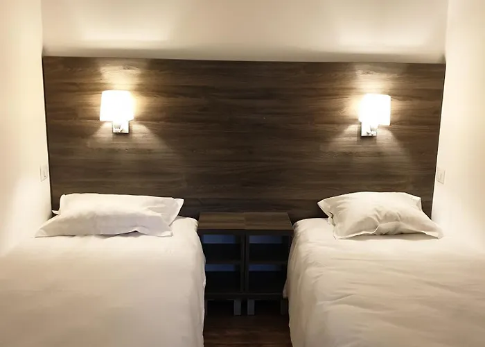 Logis Des Portes De Meuse 2*