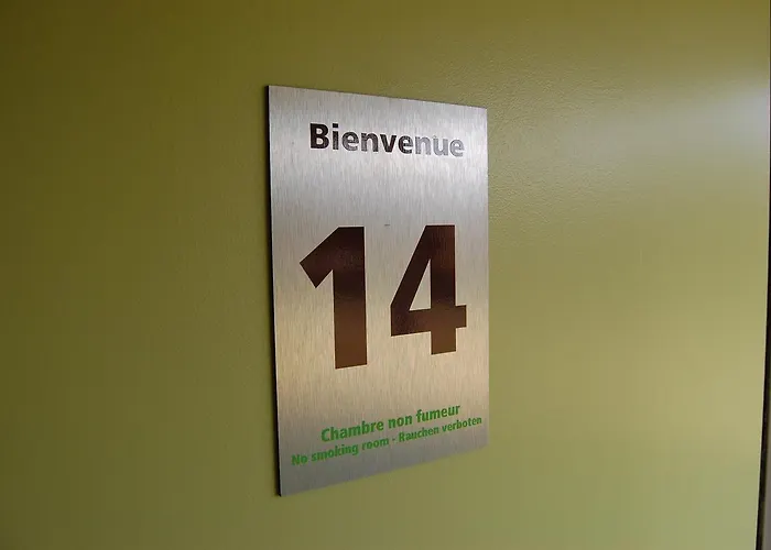 Hotel Logis Des Portes De Meuse 2*