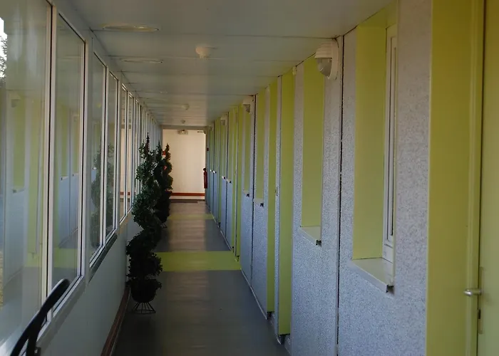 Logis Des Portes De Meuse Hotel 2*